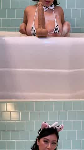 Big boobs milf masturbates with her dildo