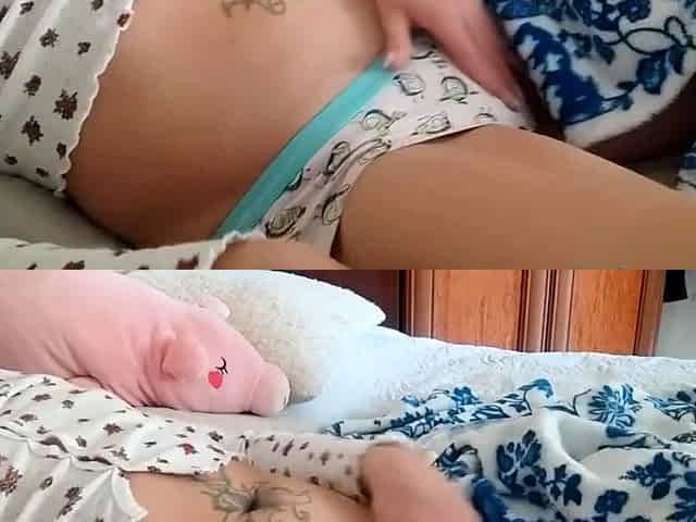 Milf Fists Herself Before Playing with Dildo