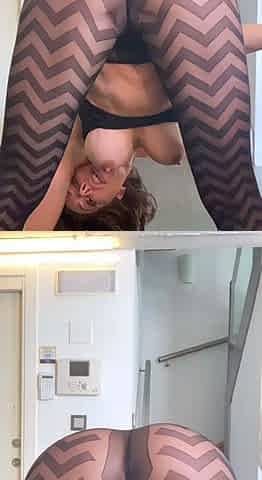 Blonde amateur gives webcam show with toys