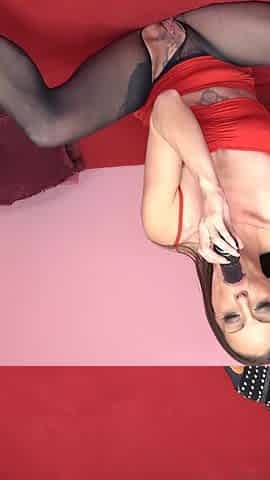 Shae Kink Masturbates in Black Pantyhose