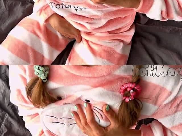 small schoolgirl in pajama tiny melons masturbating cunt to climax