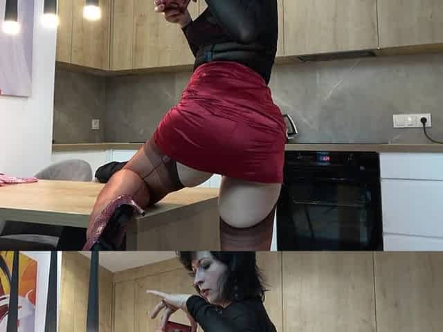 Wanilianna Is a Sexy MILF Who Likes to Show You Her Ho Mature Body!