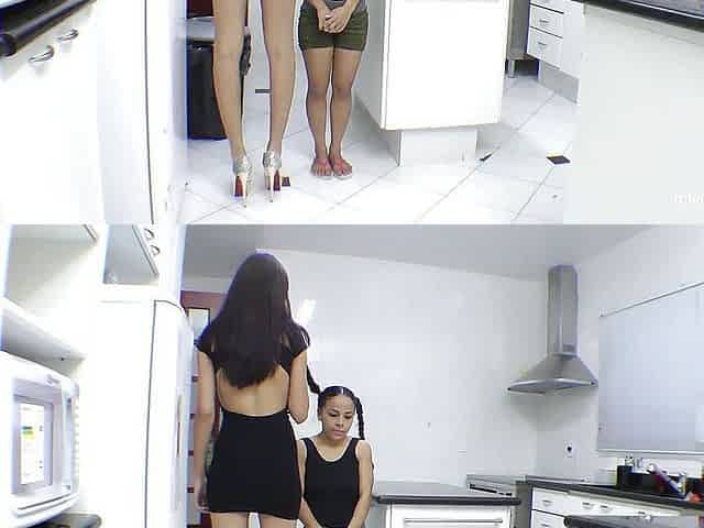Giant vs extra mini girl domination - Ana Claudia And Mini Mi