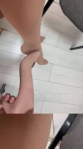 Horny Mature Secretary Lifts Her Long and Sexy Legs in Public to Show Her Office Colleagues What Stockings She Is Wearing
