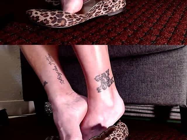 Close up Sexy MILF Feet in Ballet Flats
