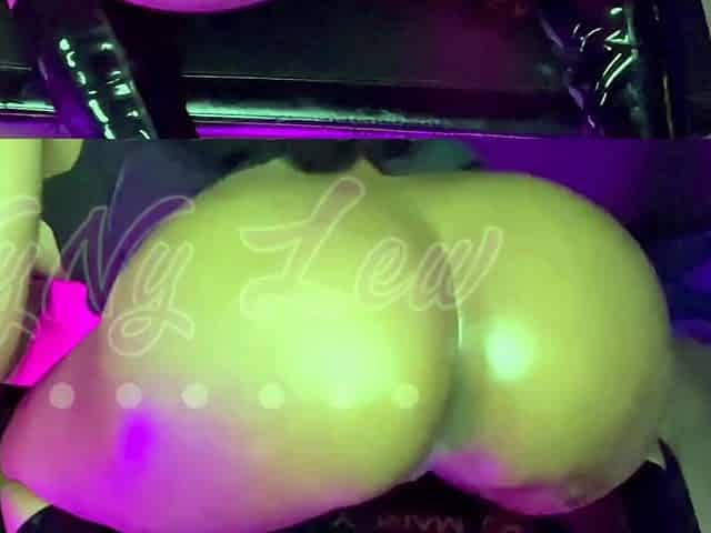 Big Booty trains for Anal using Fuck machine