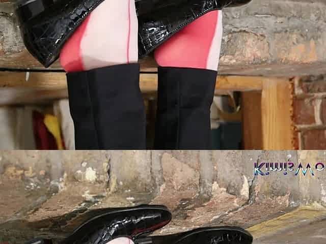 Creative Pantyhose & Birki Shoeplay