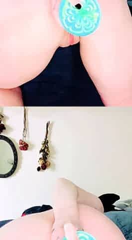 Big boob brunette masturbates on webcam