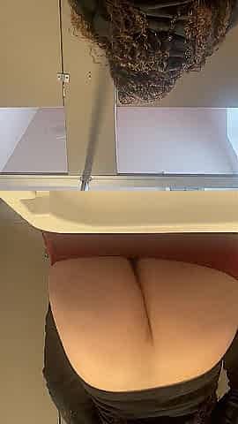 Pretty Teacher Twerking in Schools Bath