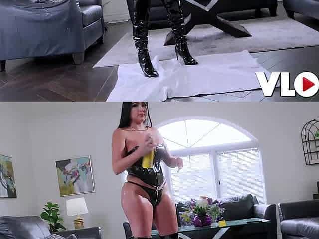 Curvy Chick Zoey Foxx Sits Down On A Excited Dong And Gives An Awesome Ride