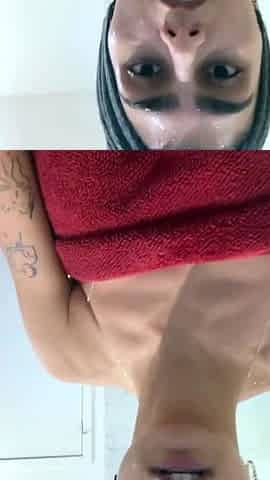 Big boob brunette masturbates on webcam