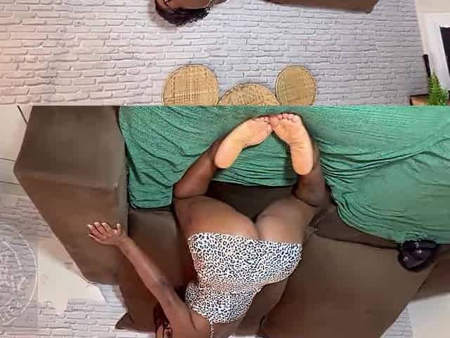 Ebony hotty playing and the neighbour arrived and pulled her pants aside and went in out of leniency.