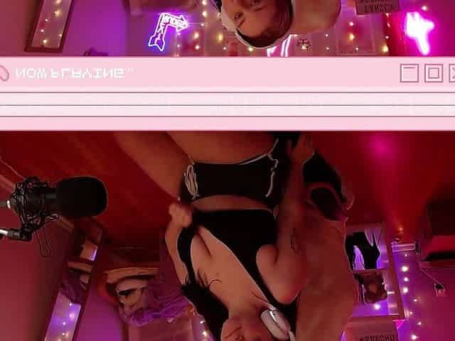POV: your obese gamer girlfriend dances and teases u on clip call