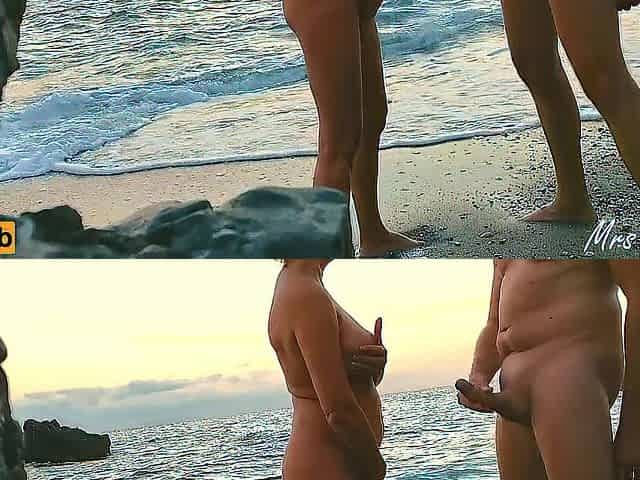 Tugjob and Masturbating to eachother on Public Beach