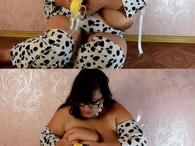 NinaDoll cow cosplay breastpump and tons of milk