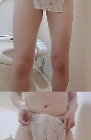 Mature Woman in Loincloth Peeing