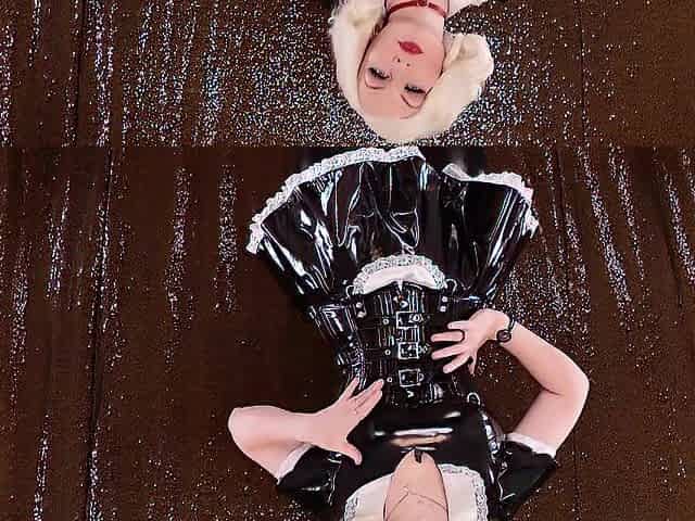 Smokin' fetish - maid mother i'd like to fuck Arya Grander