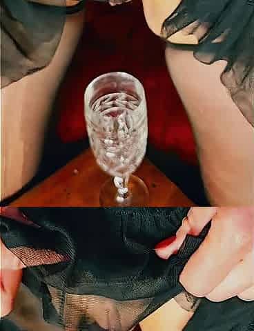 Peeing_pissing in a champagne glass_DonnaRiver_chapter14