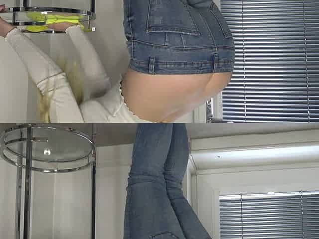 Youtuber Bubble Butt