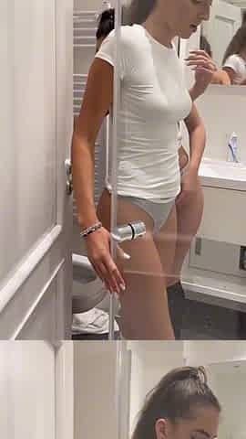 Sexy Teen Beauties in double oral-job action