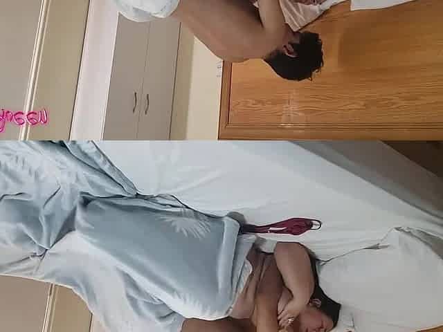 older gives her butt for a bit of ass