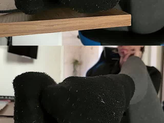 Smelly Socks AND FEET IGNORING u