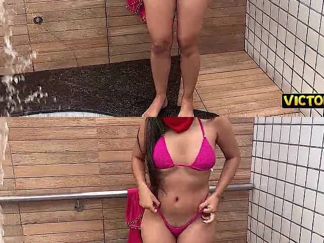 Married Woman Shows off in the Pool In advance of Sitting on the Ramrod