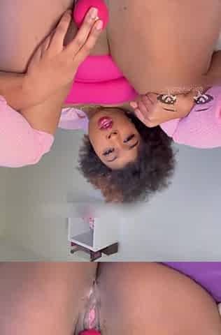 Groaning floozy likes to cum