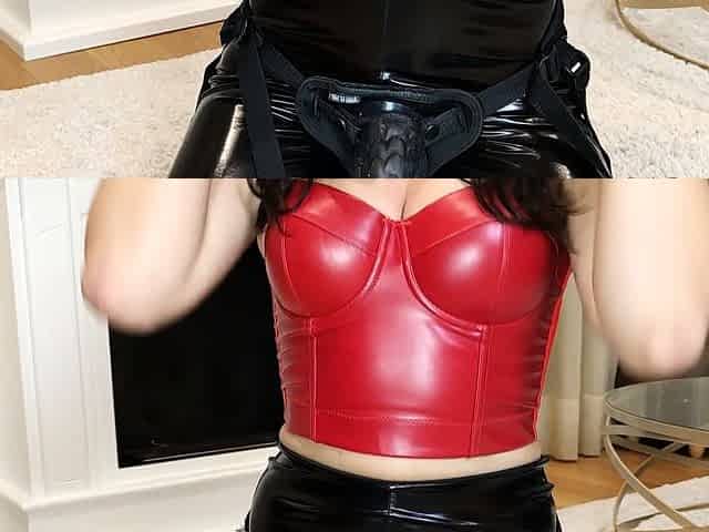 Cute amateur brunette naughty in solo jerking show on camera