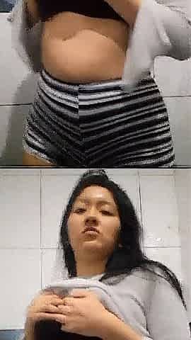 Muevo el culo, y mi colo se abre solo.