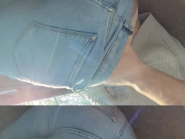 Risky in Car, Sexy Hotty in Constricted Jeans Seducing Me