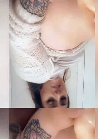 Sexy hottie Anetta Keys enjoys a solo toy masturbation