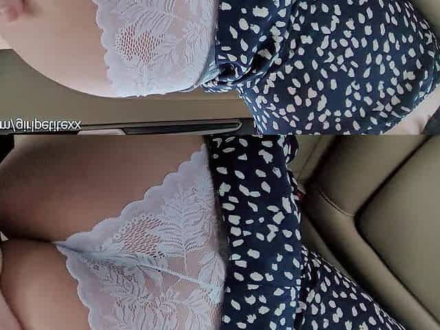 Grabbing Hawt Butt Hottie in the Car