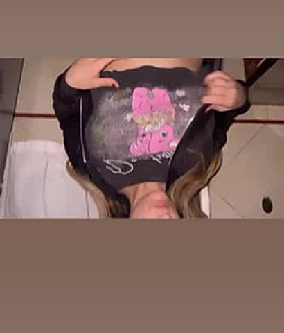 New Content: Sucking It in a Friend's Kitchen!