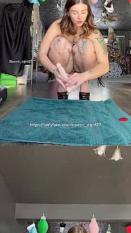 Pawg rides her sex-toy as hard as that babe can, cheeks slapping the ground, ending with greater amount riding