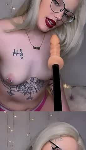 Spooky Barbie Girl Orgasms to Huge Sex Machine