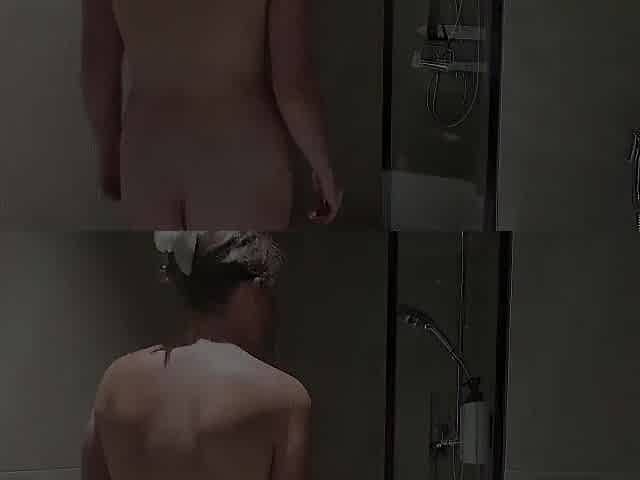 Soapy Floozy Washes and Fingers Her Stinky Twat in the Shower