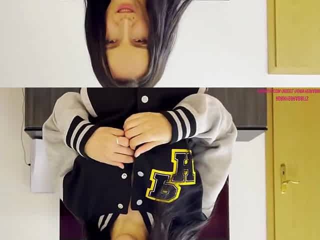Model Hotly Sucks A Fans Cock, But It Was Or Not?