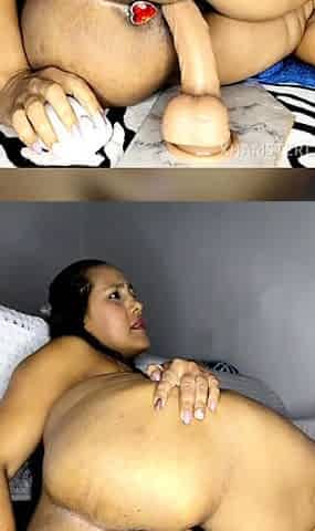 Big booty latina loves to please herself!