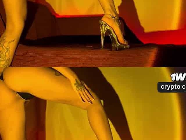 Worship of Lady Milf's soles and uber-sexy wet pussy