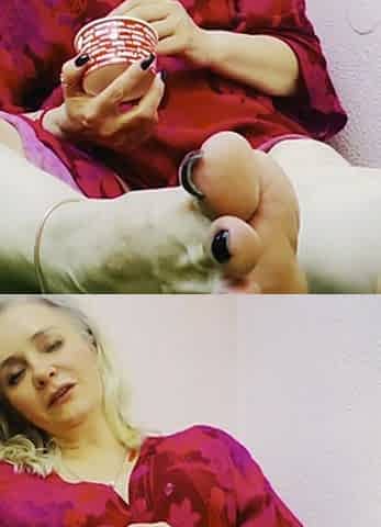 Empressbella Teases and Denies with Long and Sensual Fingers