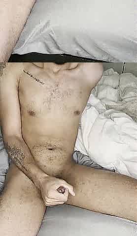 Quick Solo Lightskin Hunk Masturbate