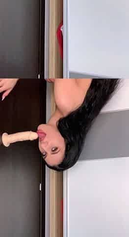 Amateur Webcam Teen Masturbates And Teases