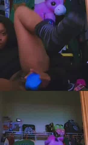 BLACK mother I'd like to fuck MASTERBATES IN FRONT OF BOYFRIEND