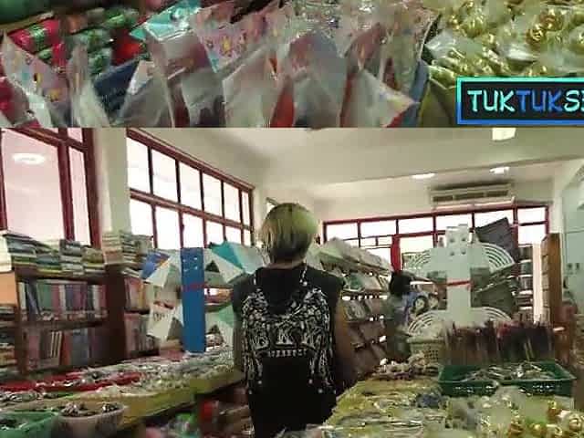Oriental dude finds hawt Thai'mateur hotty in a store and takes her home in a Tuk Tuk