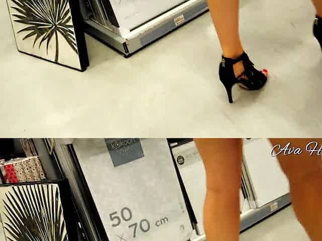 Mini jupe mother I'd like to fuck sans culotte en publique