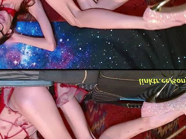 Slim Russian streamer is teasing u with shinny heels