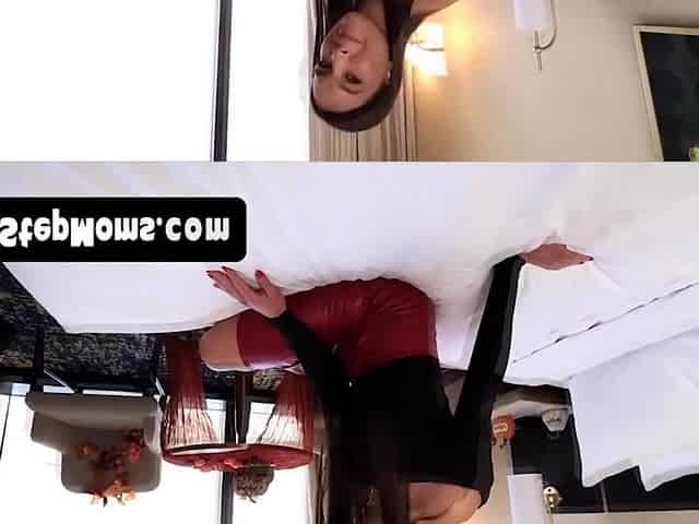 Slim mother I'd like to fuck gives anal lessons