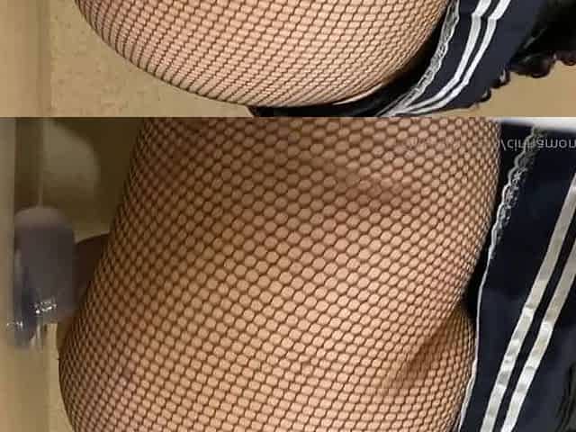 01 07 Riding a dildo