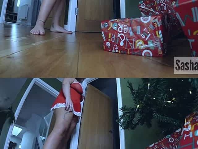 Giantess Christmas: Not Home Alone